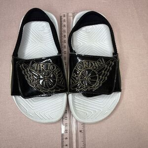 Air Jordan Little Boy's Sandals Black & White Slip on 7.4” in Long